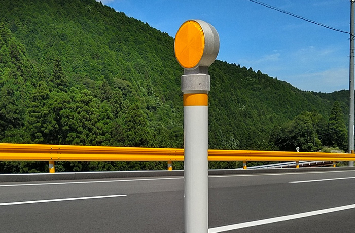 道路付属物
